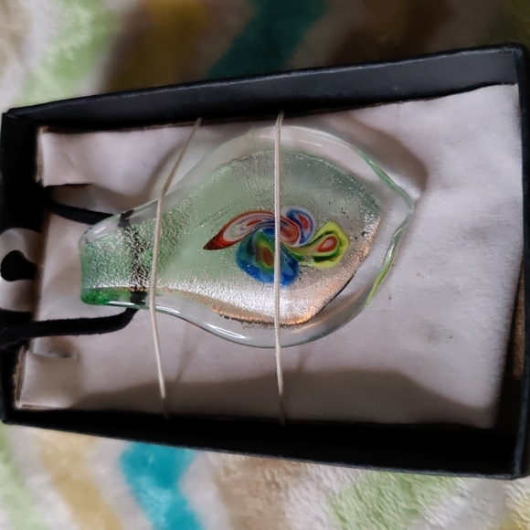 7. My SeeSeeMade in Italy Murano Glass Necklace on Leather Cord - Picture 4 of 4